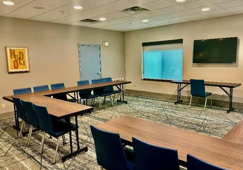 فندق Holiday Inn Express & Suites Dewitt Syracuse, An Ihg