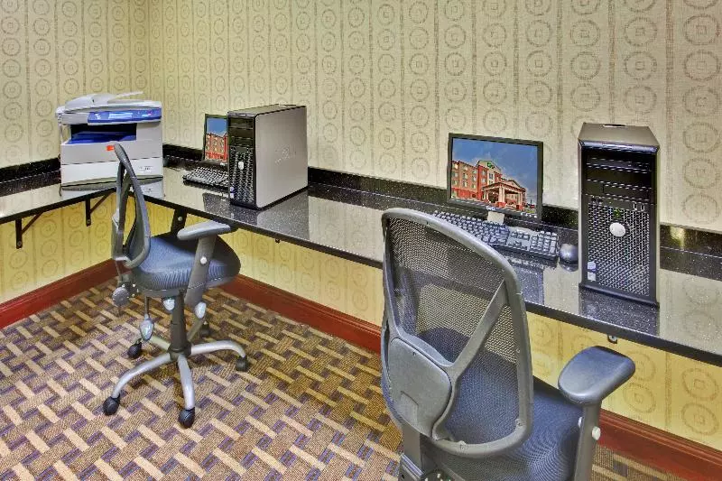فندق Holiday Inn Express & Suites Dewitt Syracuse, An Ihg