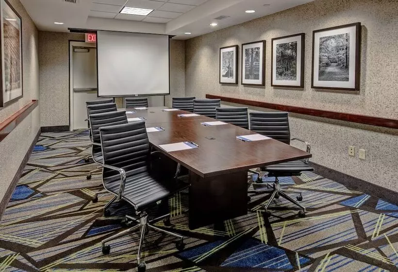 Holiday Inn Express Hotel & Suites Jackson Northeast, An Ihg