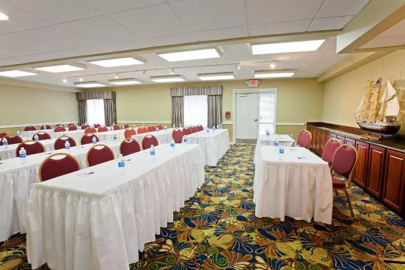 Holiday Inn Express Hotel & Suites Port Clinton Catawba Island, An Ihg