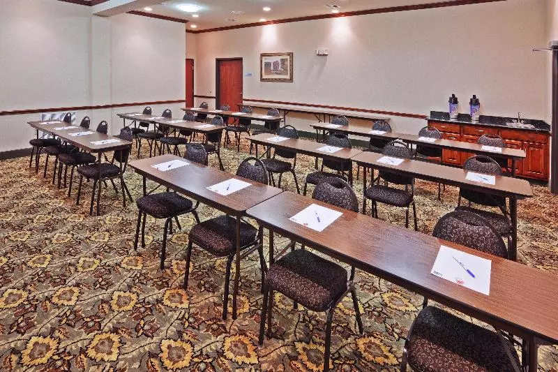 Holiday Inn Express Hotel & Suites Woodward Hwy 270, An Ihg