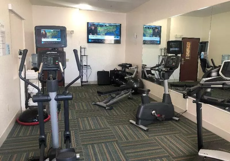 Holiday Inn Express Hotel & Suites Woodward Hwy 270, An Ihg