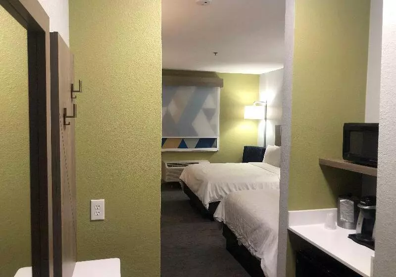 Holiday Inn Express Hotel & Suites Woodward Hwy 270, An Ihg