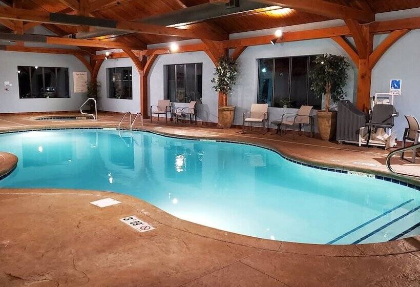 Отель Holiday Inn Express & Suites Donegal, An Ihg