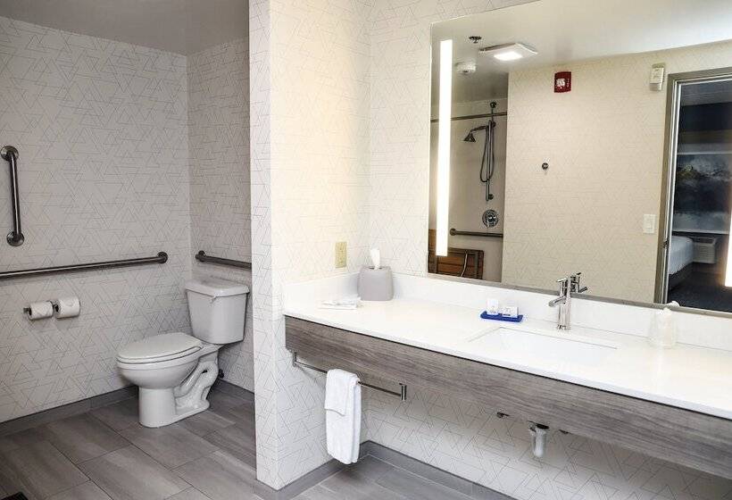 Отель Holiday Inn Express & Suites Donegal, An Ihg