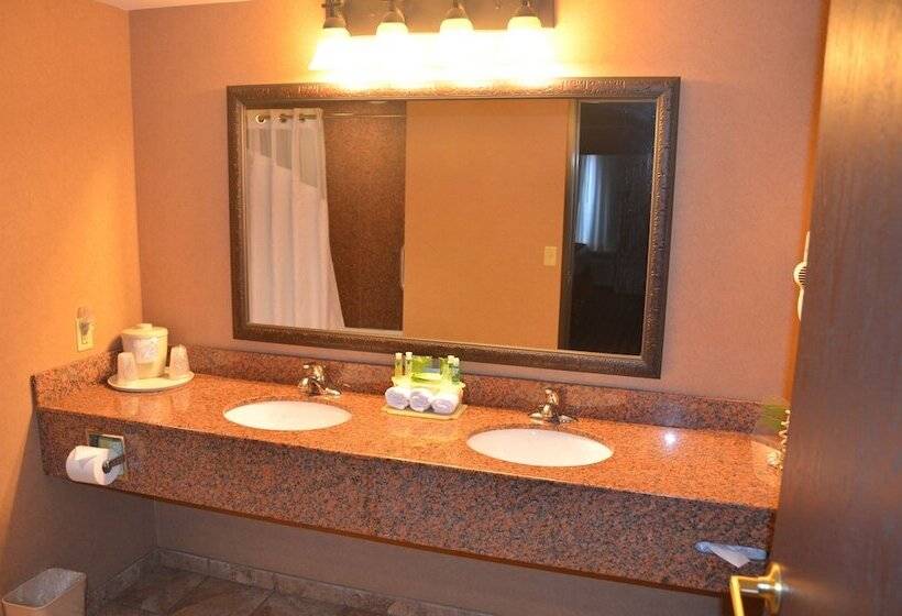 Отель Holiday Inn Express & Suites Donegal, An Ihg