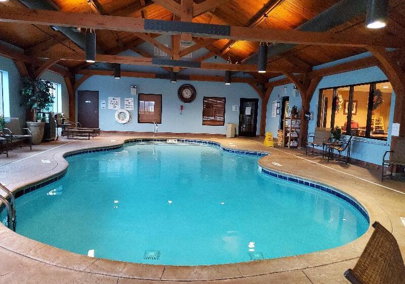 Отель Holiday Inn Express & Suites Donegal, An Ihg