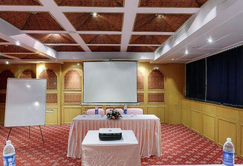 בית מלון כפרי Maharani Palace