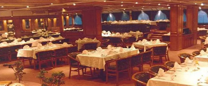 Отель Maharani Palace