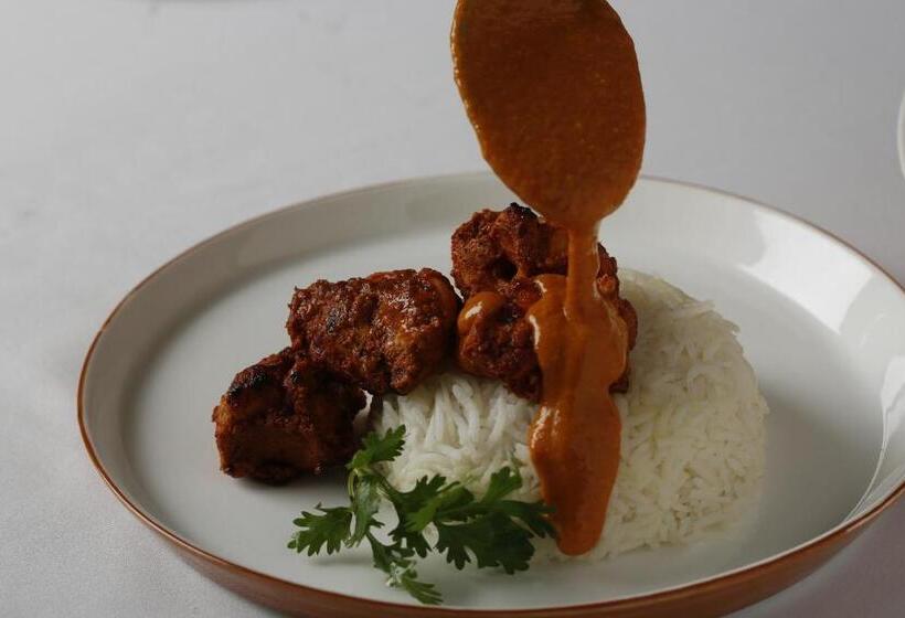 هتل Olde Bangalore Resort And Wellness Center