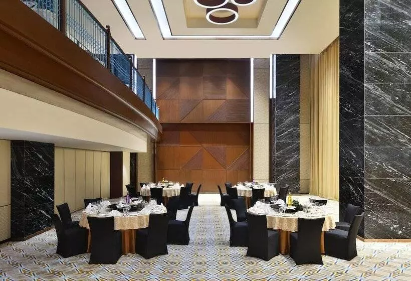 Sheraton Grand Bangalore Hotel At Brigade Gateway