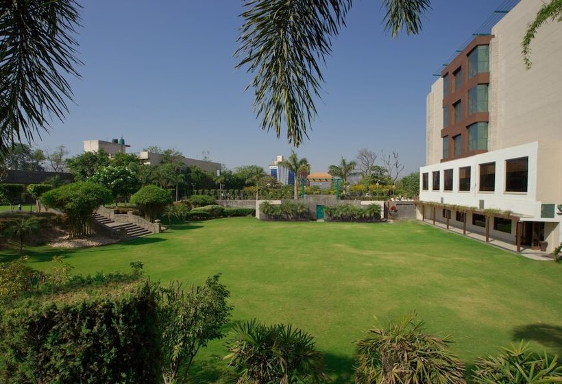 Lemon Tree Hotel Baddi