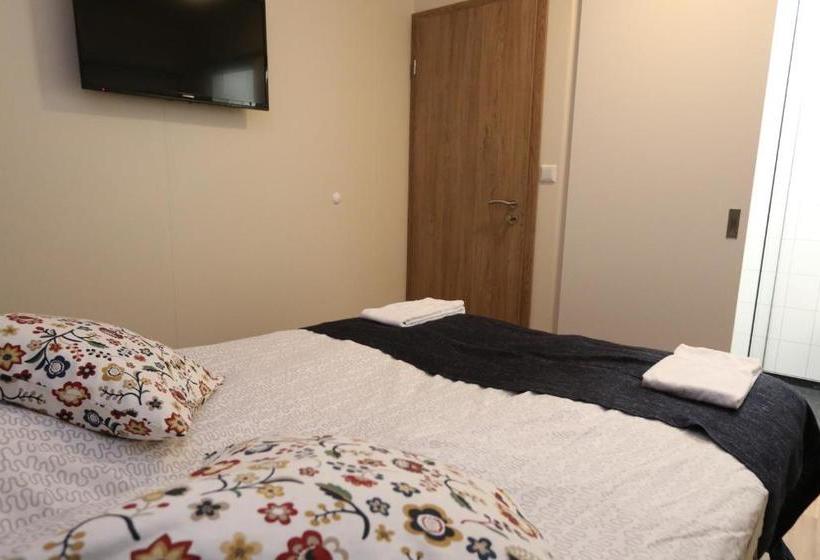 Общежитие Nýibær Guesthouse