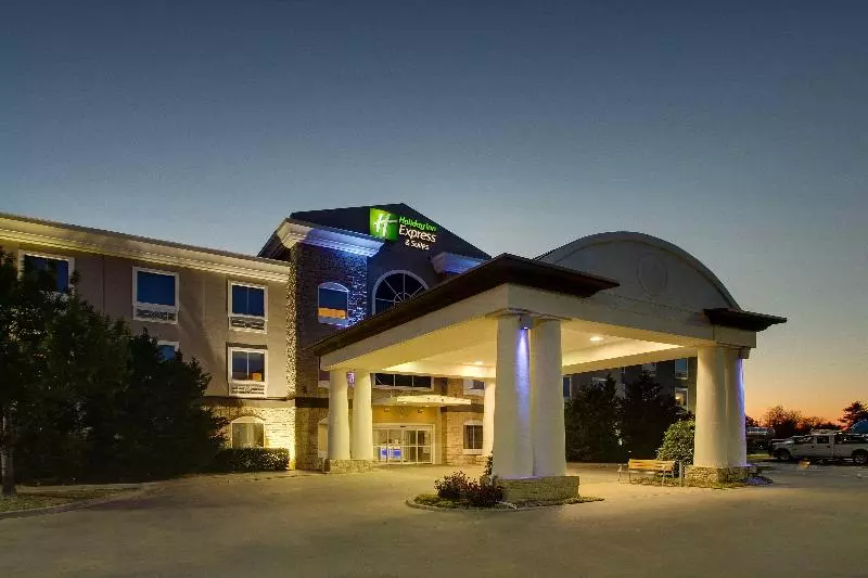 Holiday Inn Express Hotel & Suites Vernon College Area By Ihg