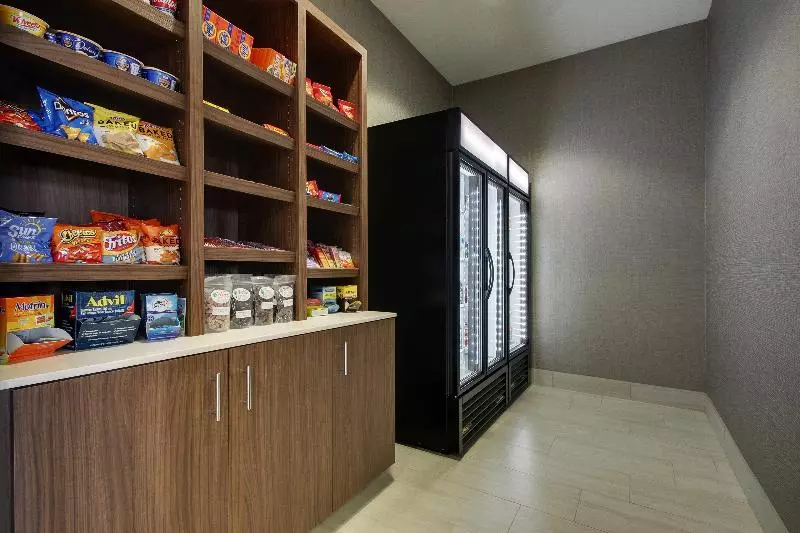 Holiday Inn Express Hotel & Suites Vernon College Area By Ihg