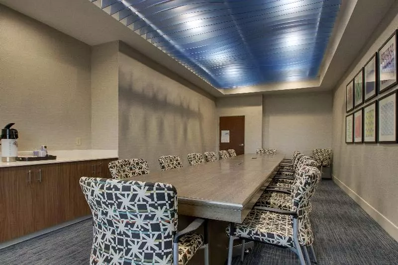 Holiday Inn Express Hotel & Suites Vernon College Area By Ihg