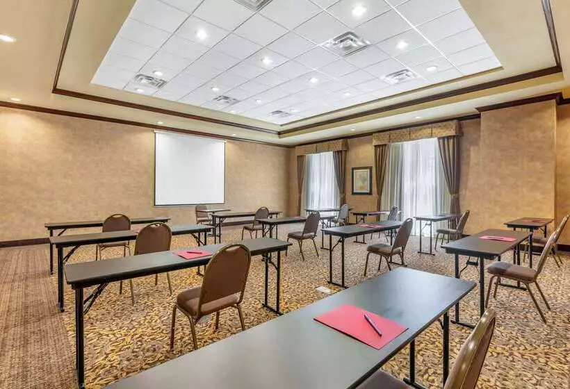 Отель Comfort Suites Frisco