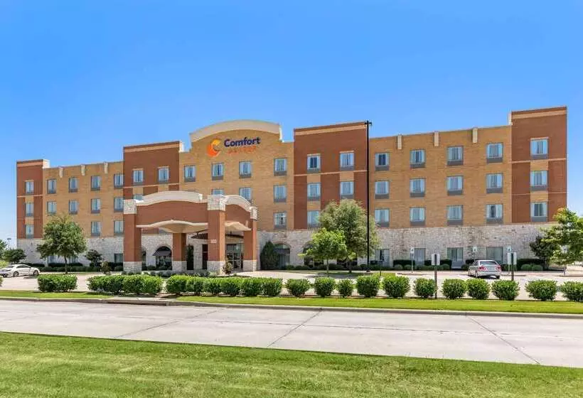 Отель Comfort Suites Frisco