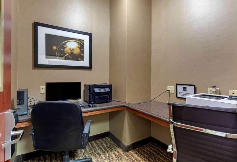 Отель Comfort Suites Gainesville