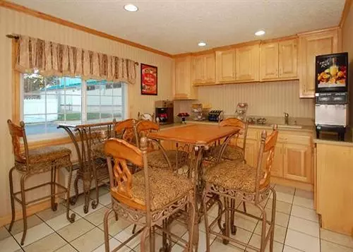 호텔 Rodeway Inn West Dodge