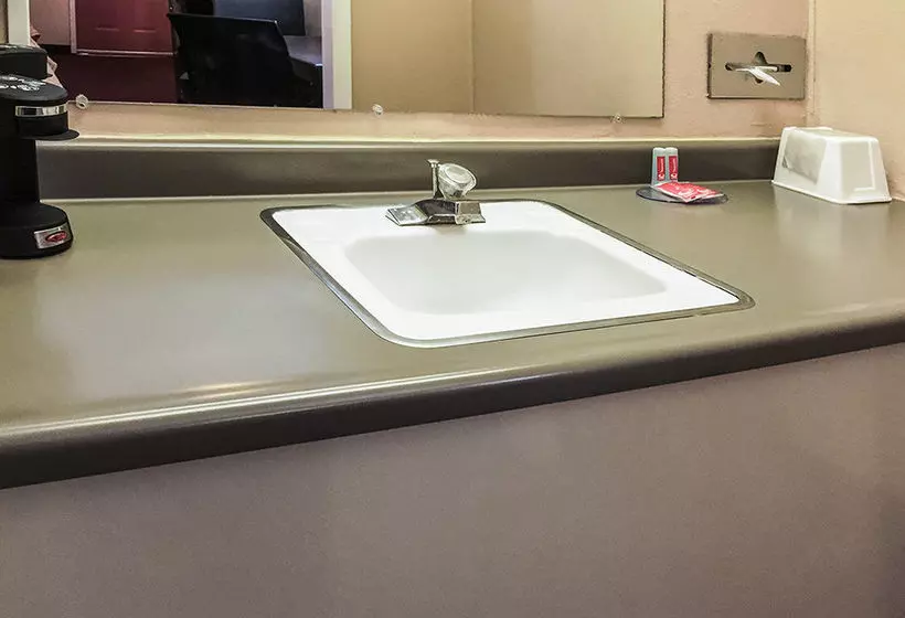 호텔 Rodeway Inn West Dodge