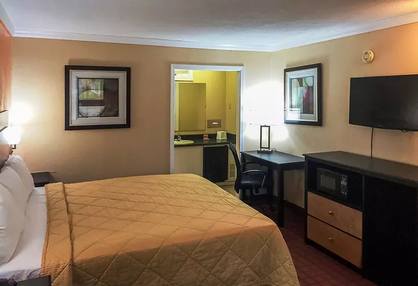 호텔 Rodeway Inn West Dodge