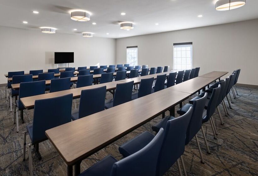 Holiday Inn Express Hotel & Suites Brattleboro, An Ihg