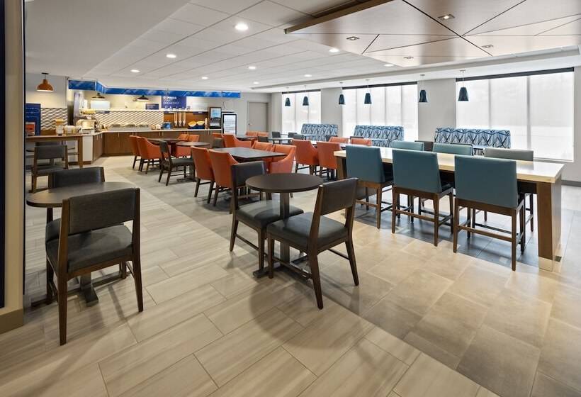 Holiday Inn Express Hotel & Suites Brattleboro, An Ihg