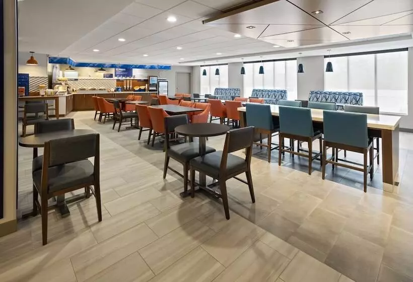 Holiday Inn Express Hotel & Suites Brattleboro, An Ihg