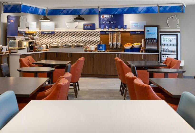 Holiday Inn Express Hotel & Suites Brattleboro, An Ihg