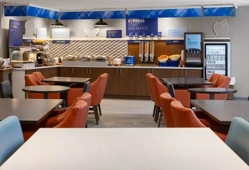 Holiday Inn Express Hotel & Suites Brattleboro, An Ihg