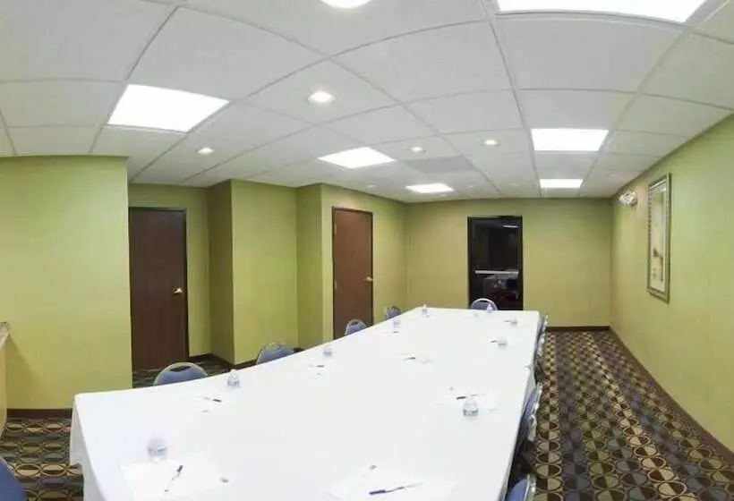 Holiday Inn Express Hotel & Suites Thornburg S. Fredericksburg, An Ihg