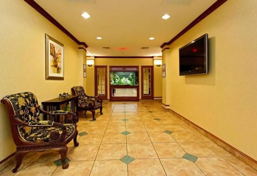 فندق Holiday Inn Express Crockett By Ihg