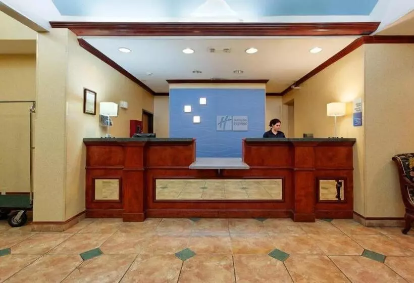 فندق Holiday Inn Express Crockett By Ihg