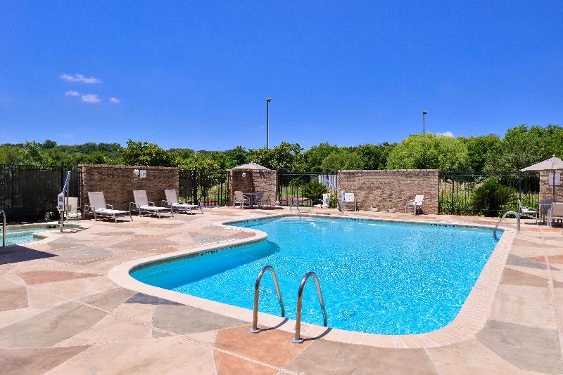 فندق Holiday Inn Express & Suites Selma, An Ihg