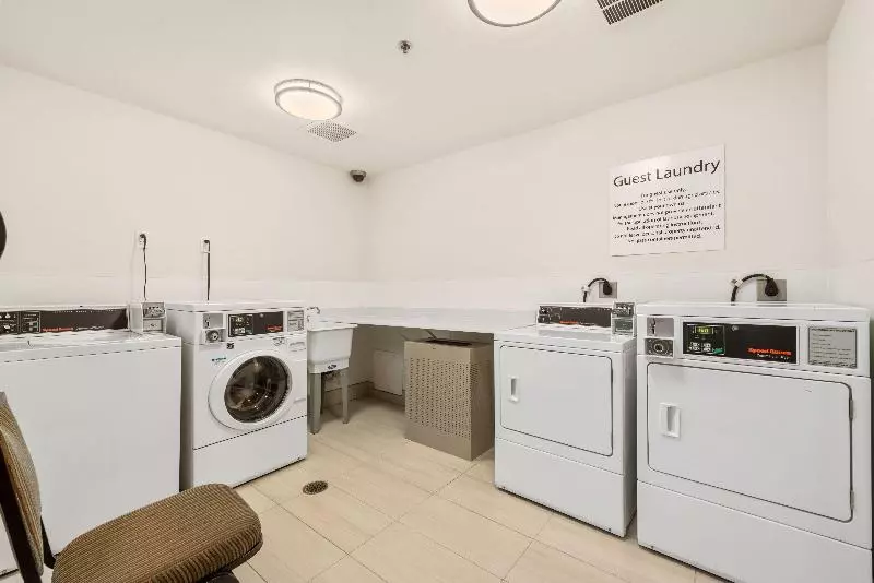 Отель Holiday Inn Express West Valley City, An Ihg