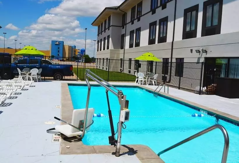 Отель Sleep Inn & Suites Norman Near University