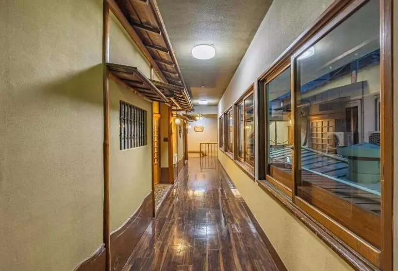 ホテル Ichinoyu Honkan