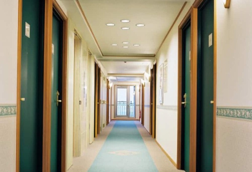 בית מלון כפרי Toyoko Inn Kanazawa Kenrokuen Korinbo