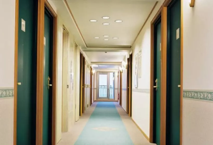 Otel Toyoko Inn Kanazawa Kenrokuen Korinbo