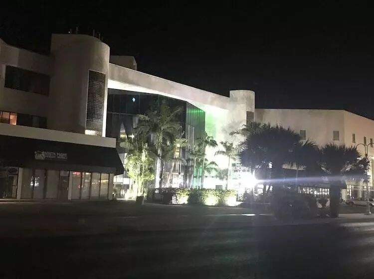 Sunchase Inn & Suites