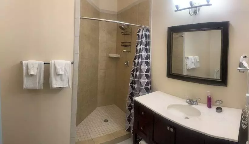 Sunchase Inn & Suites