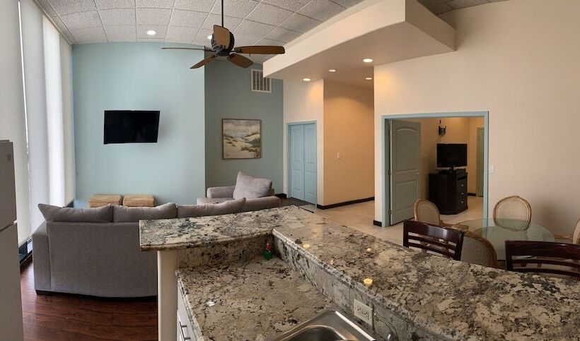 Sunchase Inn & Suites