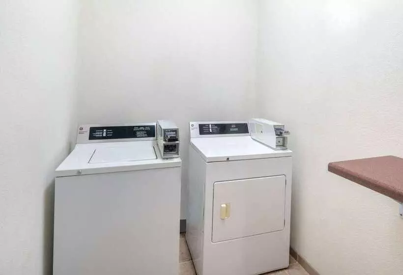 ホテル Baymont By Wyndham Albany