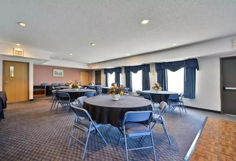 ホテル Baymont By Wyndham Albany