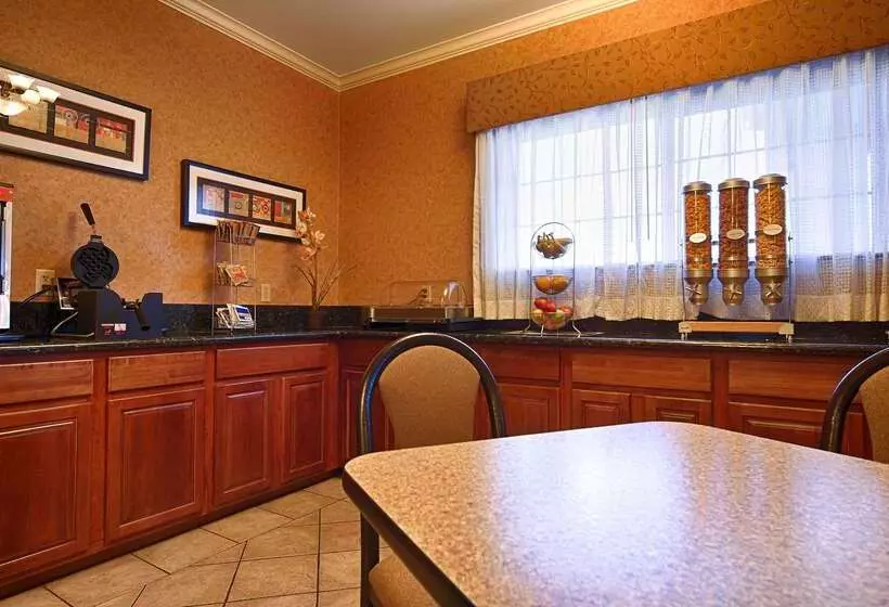 Hotelli Best Western Inn & Suites   Henrietta