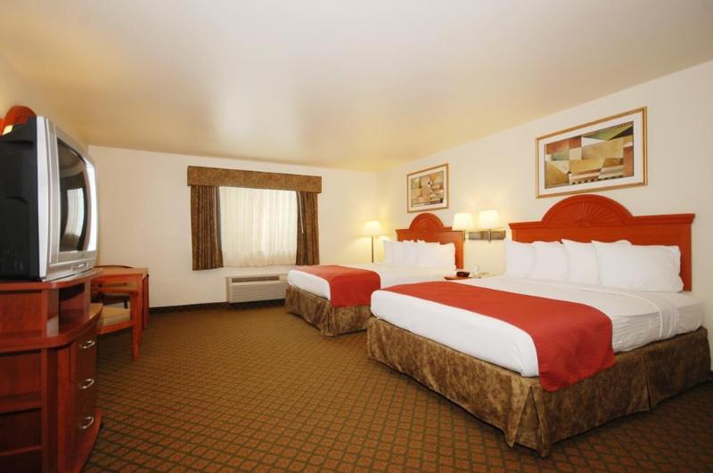فندق Best Western Inn & Suites   Henrietta