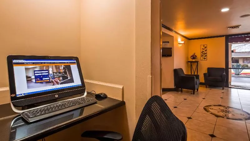 ホテル Best Western Orchard Inn