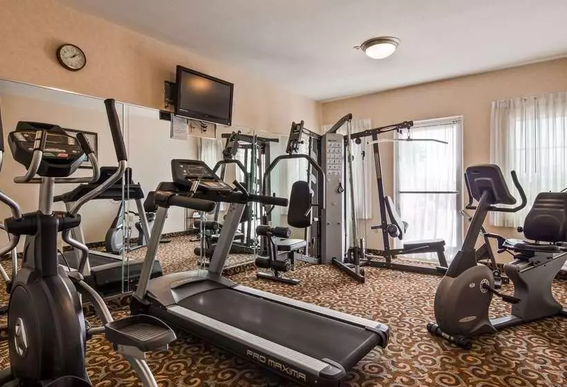 Отель Best Western Plus Main Street Inn