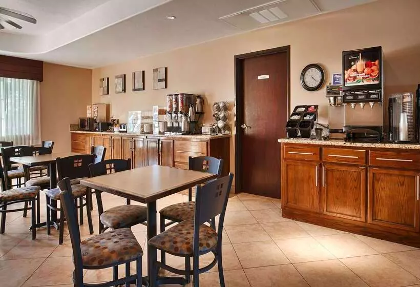 Отель Best Western Plus Main Street Inn